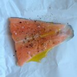How to cook salmon in a plastic bag